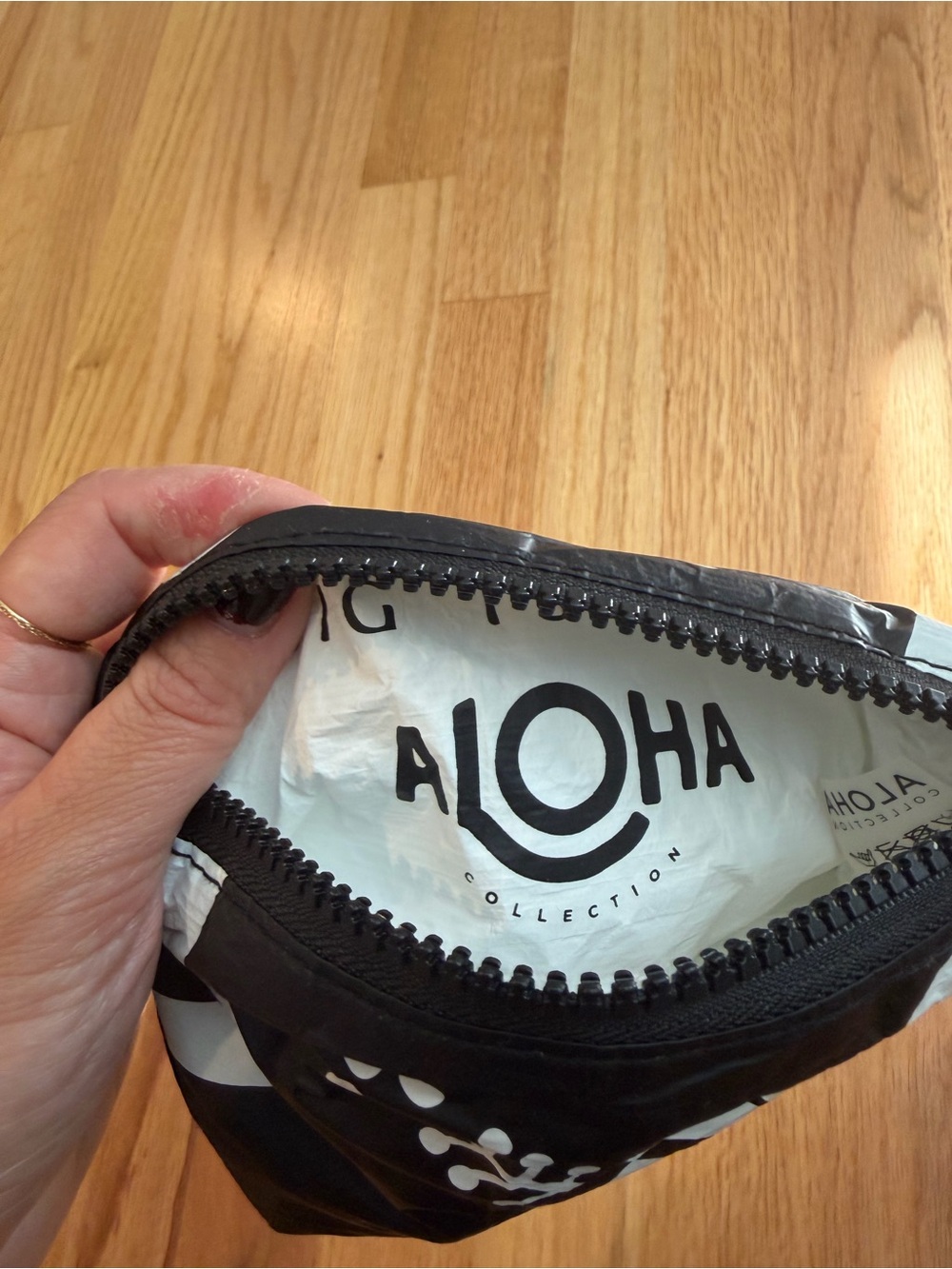 Aloha Collection Zip Pouch - Picture 3 of 3